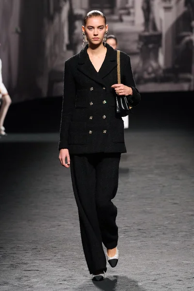 Look 5
